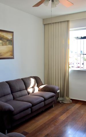 Apartamento para alugar com 200m², 4 quartos e 2 vagas Apartamento para alugar com 200m², 4 quartos e 2 vagasQuarto 1/Sala de TV