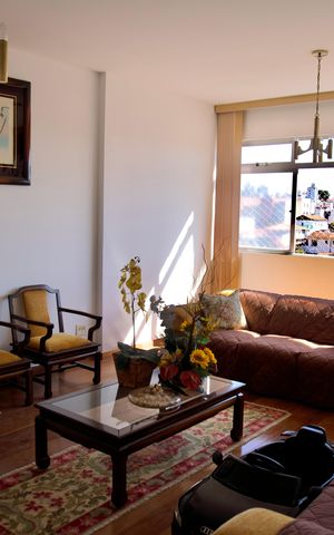Apartamento para alugar com 200m², 4 quartos e 2 vagas Apartamento para alugar com 200m², 4 quartos e 2 vagasSala de Estar