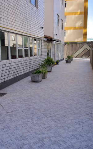 Apartamento para alugar com 200m², 4 quartos e 2 vagas Apartamento para alugar com 200m², 4 quartos e 2 vagasÁrea Comum - Salão de Festas Área Externa