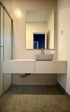 Casa à venda com 250m², 4 quartos e 5 vagas Casa à venda com 250m², 4 quartos e 5 vagasBanheiro Suíte 2