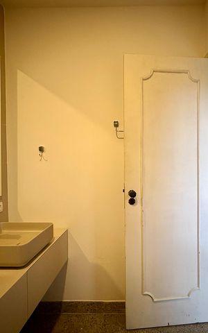 Casa à venda com 250m², 4 quartos e 5 vagas Casa à venda com 250m², 4 quartos e 5 vagasBanheiro Suíte 2