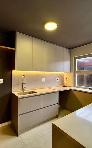 Casa à venda com 250m², 4 quartos e 5 vagas Casa à venda com 250m², 4 quartos e 5 vagasCozinha