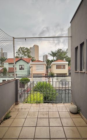 Casa à venda com 250m², 4 quartos e 5 vagas Casa à venda com 250m², 4 quartos e 5 vagasSacada Suíte 2