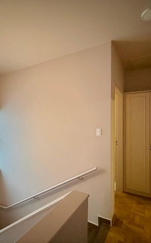Casa à venda com 250m², 4 quartos e 5 vagas Casa à venda com 250m², 4 quartos e 5 vagasCorredor Quartos