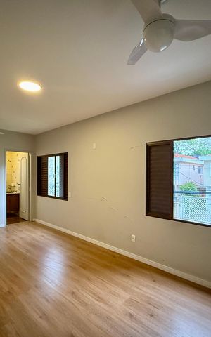 Casa à venda com 250m², 4 quartos e 5 vagas Casa à venda com 250m², 4 quartos e 5 vagasSuíte 1