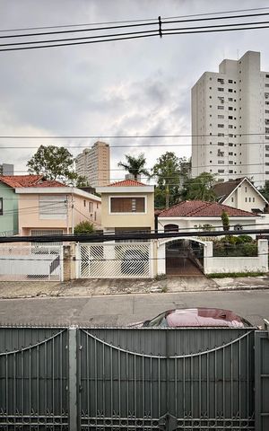 Casa à venda com 250m², 4 quartos e 5 vagas Casa à venda com 250m², 4 quartos e 5 vagasVista Suíte 1