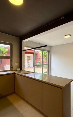 Casa à venda com 250m², 4 quartos e 5 vagas Casa à venda com 250m², 4 quartos e 5 vagasCozinha