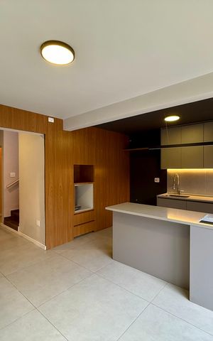 Casa à venda com 250m², 4 quartos e 5 vagas Casa à venda com 250m², 4 quartos e 5 vagasCozinha