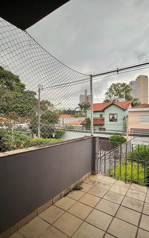 Casa à venda com 250m², 4 quartos e 5 vagas Casa à venda com 250m², 4 quartos e 5 vagasSacada Suíte 2