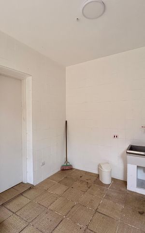 Casa à venda com 250m², 4 quartos e 5 vagas Casa à venda com 250m², 4 quartos e 5 vagasÁrea de Serviço
