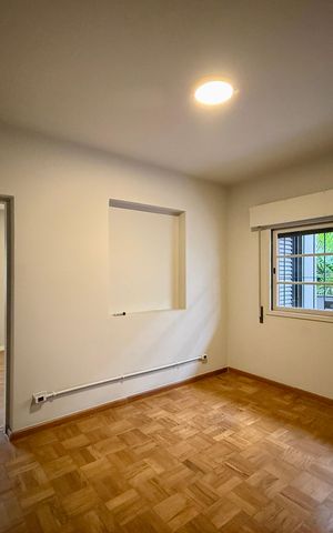 Casa à venda com 250m², 4 quartos e 5 vagas Casa à venda com 250m², 4 quartos e 5 vagasQuarto 4