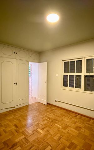 Casa à venda com 250m², 4 quartos e 5 vagas Casa à venda com 250m², 4 quartos e 5 vagasSuíte 3