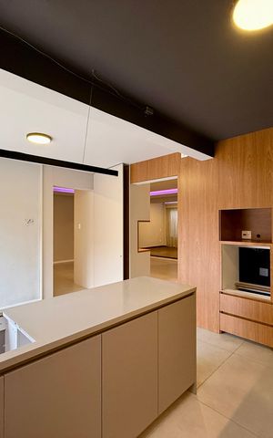 Casa à venda com 250m², 4 quartos e 5 vagas Casa à venda com 250m², 4 quartos e 5 vagasCozinha
