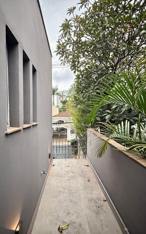 Casa à venda com 250m², 4 quartos e 5 vagas Casa à venda com 250m², 4 quartos e 5 vagasSacada Suíte 1