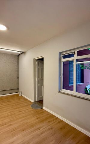 Casa à venda com 250m², 4 quartos e 5 vagas Casa à venda com 250m², 4 quartos e 5 vagasSalão de Festas