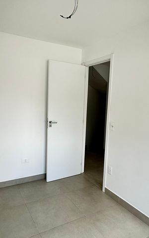 Casa de condomínio à venda com 193m², 3 quartos e 2 vagas