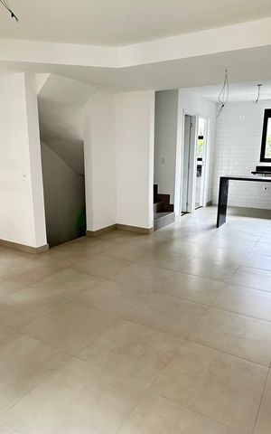 Casa de condomínio à venda com 193m², 3 quartos e 2 vagas