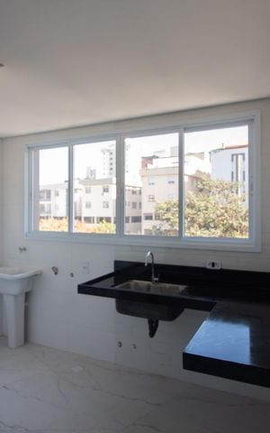 Apartamento à venda com 150m², 3 quartos e 2 vagas Apartamento à venda com 150m², 3 quartos e 2 vagasCozinha e Área de Serviço
