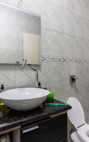 Casa à venda com 130m², 2 quartos e 1 vagaBanheiro
