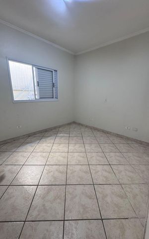 Casa à venda com 270m², 3 quartos e 2 vagas Casa à venda com 270m², 3 quartos e 2 vagasQuarto