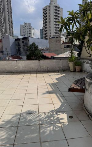 Casa à venda com 270m², 3 quartos e 2 vagas Casa à venda com 270m², 3 quartos e 2 vagasÁrea externa