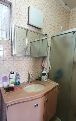 Casa à venda com 268m², 3 quartos e 4 vagasBanheiro