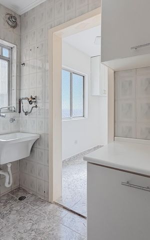 Apartamento à venda com 140m², 3 quartos e 2 vagas Apartamento à venda com 140m², 3 quartos e 2 vagasÁrea de Serviço