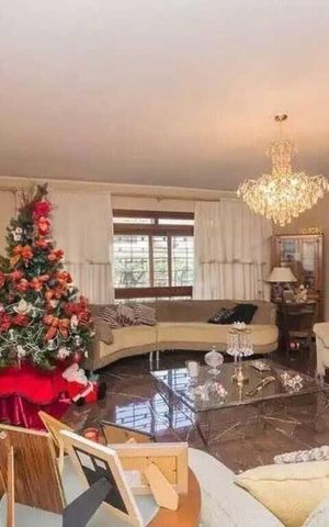 Casa para alugar com 374m², 3 quartos e 4 vagas Casa para alugar com 374m², 3 quartos e 4 vagasSala
