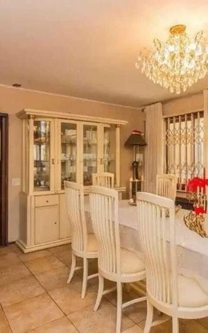 Casa para alugar com 374m², 3 quartos e 4 vagas Casa para alugar com 374m², 3 quartos e 4 vagasCozinha