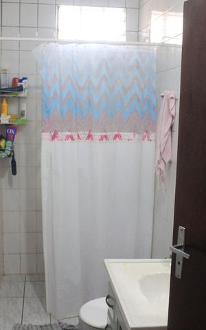 Casa à venda com 363m², 4 quartos e 2 vagasBanheiro 1