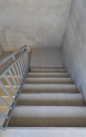 Apartamento para alugar com 35m², 1 quarto e sem vagaEscada de acesso