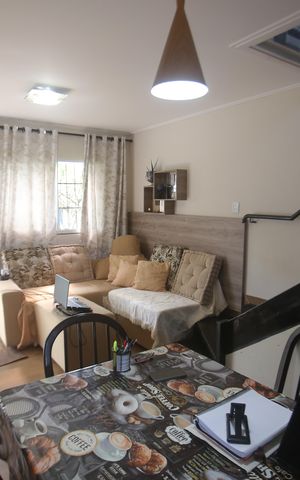Casa à venda com 210m², 2 quartos e 2 vagasSala