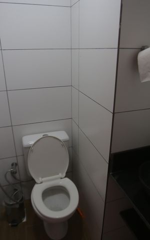 Casa à venda com 210m², 2 quartos e 2 vagasSuite