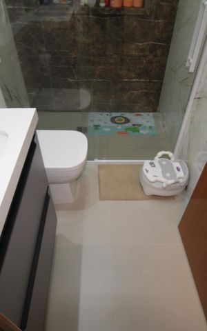 Casa à venda com 220m², 4 quartos e 2 vagasQuarto 1 - Banheiro