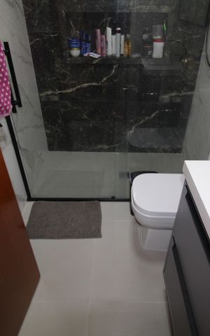 Casa à venda com 220m², 4 quartos e 2 vagasBanheiro