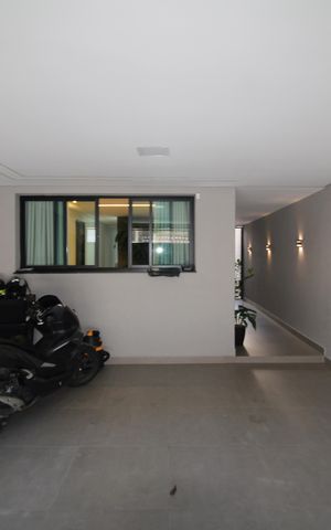 Casa à venda com 220m², 4 quartos e 2 vagasGaragem
