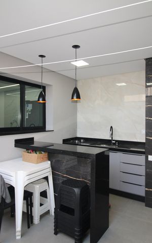 Casa à venda com 220m², 4 quartos e 2 vagasÁrea de Serviço