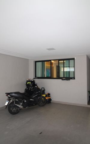 Casa à venda com 220m², 4 quartos e 2 vagasGaragem