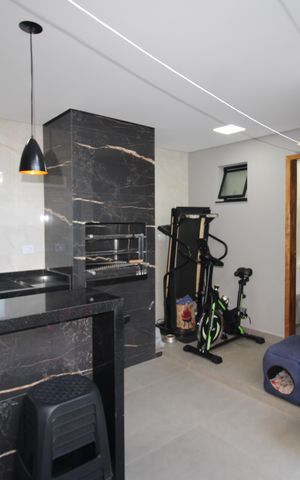 Casa à venda com 220m², 4 quartos e 2 vagasÁrea de Serviço