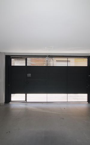 Casa à venda com 220m², 4 quartos e 2 vagasGaragem