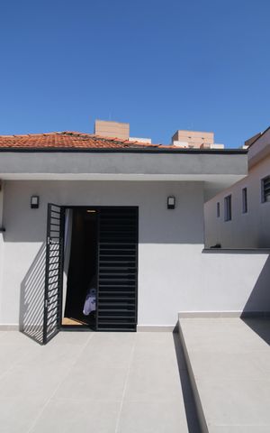Casa à venda com 220m², 4 quartos e 2 vagasQuarto 1 - Varanda