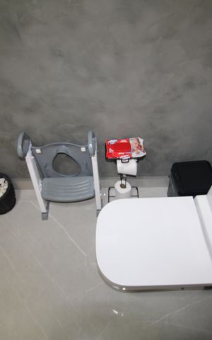 Casa à venda com 220m², 4 quartos e 2 vagasLavabo