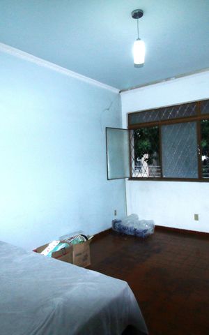 Casa à venda com 723m², 5 quartos e 2 vagasQuarto 4