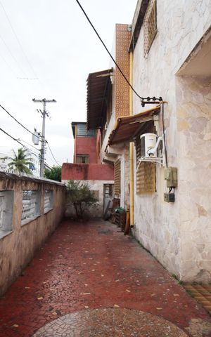 Casa à venda com 723m², 5 quartos e 2 vagasQuintal