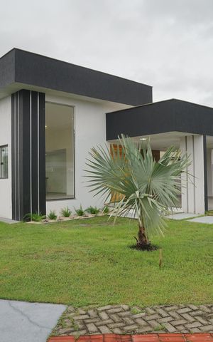 Casa de condomínio para alugar com 360m², 3 quartos e 2 vagas Casa de condomínio para alugar com 360m², 3 quartos e 2 vagasFachada