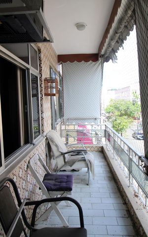 Apartamento à venda com 75m², 2 quartos e 1 vagaVaranda