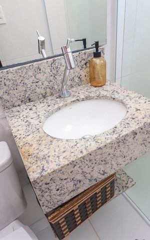 Casa à venda com 119m², 2 quartos e 2 vagasBanheiro da Suíte 1