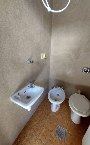Casa à venda com 193m², 5 quartos e 2 vagas Casa à venda com 193m², 5 quartos e 2 vagaslavabo