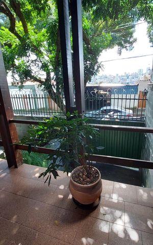 Casa à venda com 193m², 5 quartos e 2 vagas Casa à venda com 193m², 5 quartos e 2 vagasvaranda