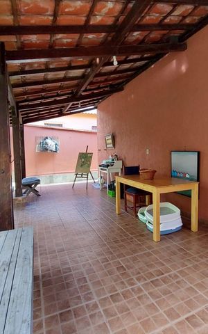 Casa à venda com 193m², 5 quartos e 2 vagas Casa à venda com 193m², 5 quartos e 2 vagasvaranda